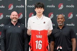 队记：杨瀚森打球很有目的性 也许这就是总经理和主帅所说的球商